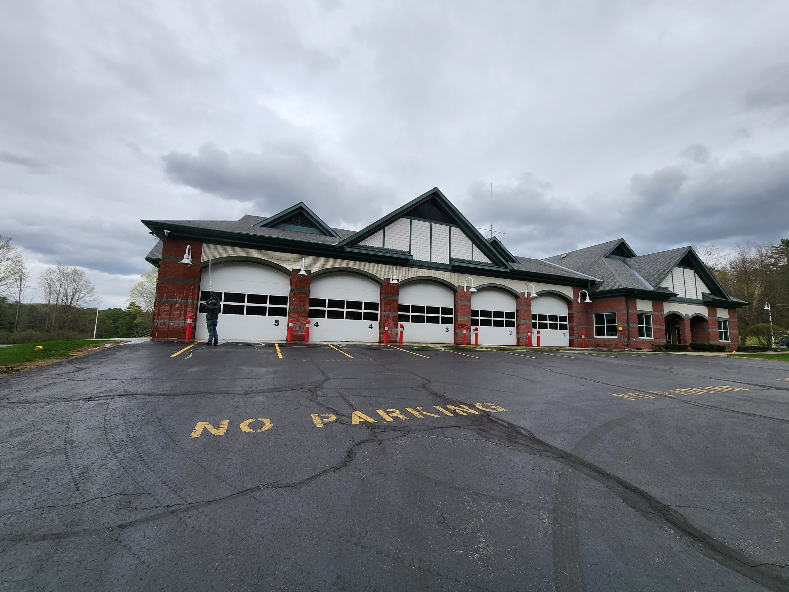 Fire station exterior cleaning