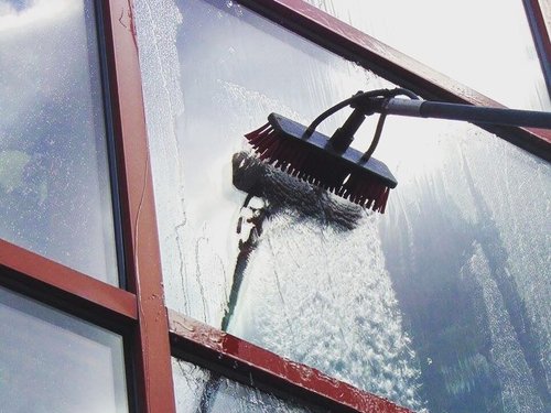 Water-fed pole system for professional window cleaning